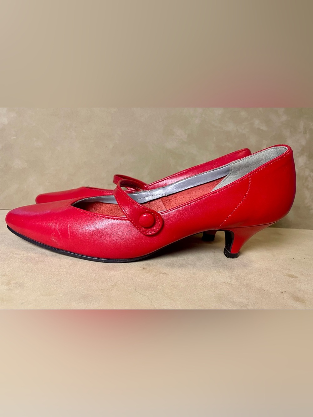 Vintage Red Mary Jane Kitten Heel Pumps size 7.5